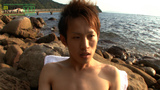 夕焼けの海で競パン少年が大胆チンコビンビンオナニー☆サムネイル画像