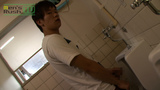 草食系若男子、トイレで勃起☆サムネイル画像